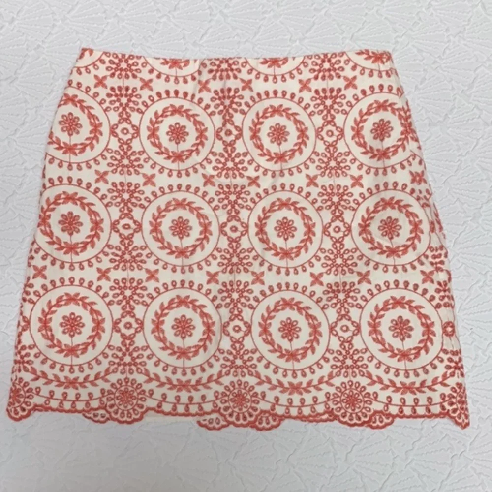 LOFT~Gooooorgeous Embroidered, Scalloped Skirt - Picture 1 of 10